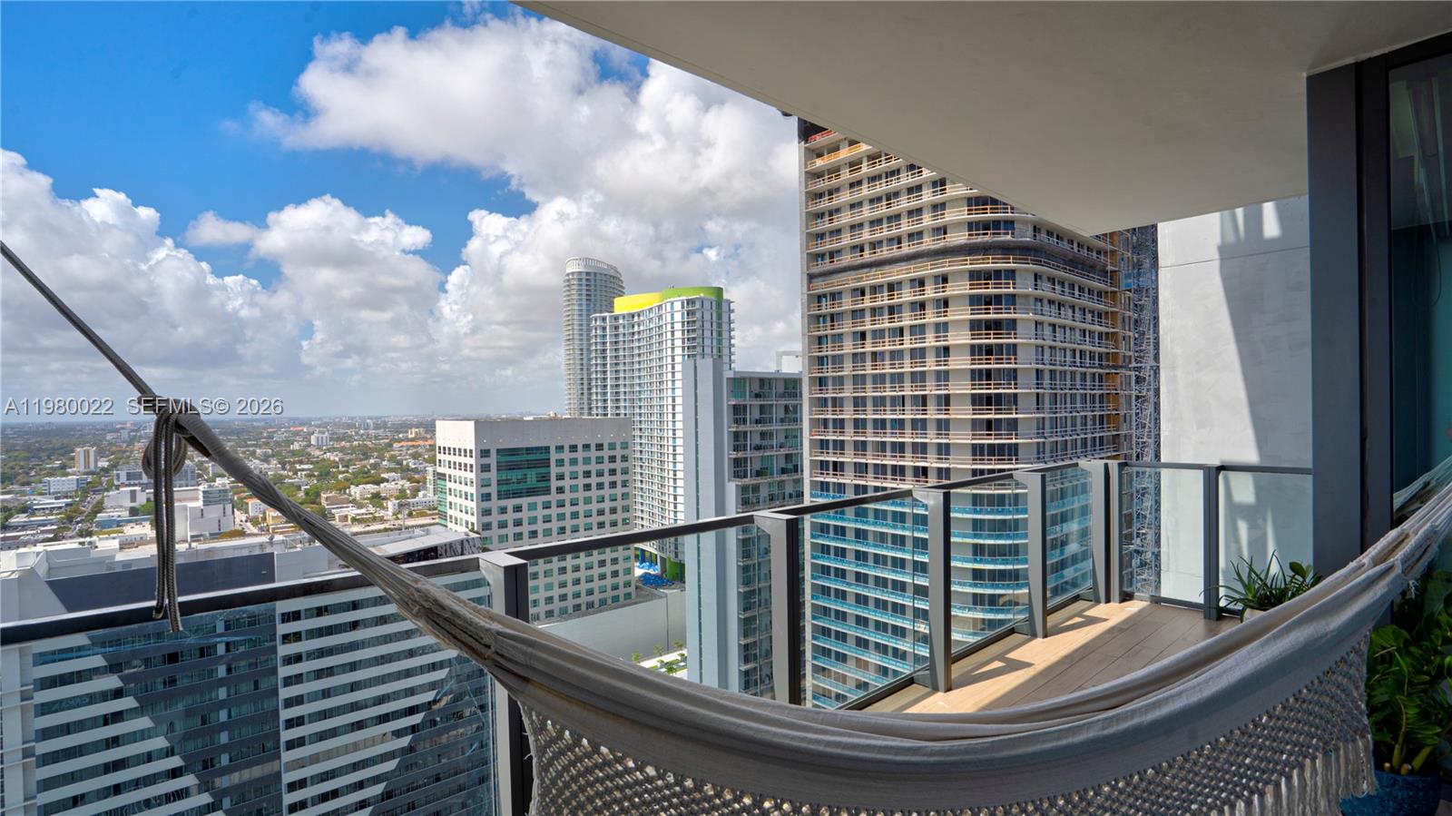 RISE CONDO - Residential