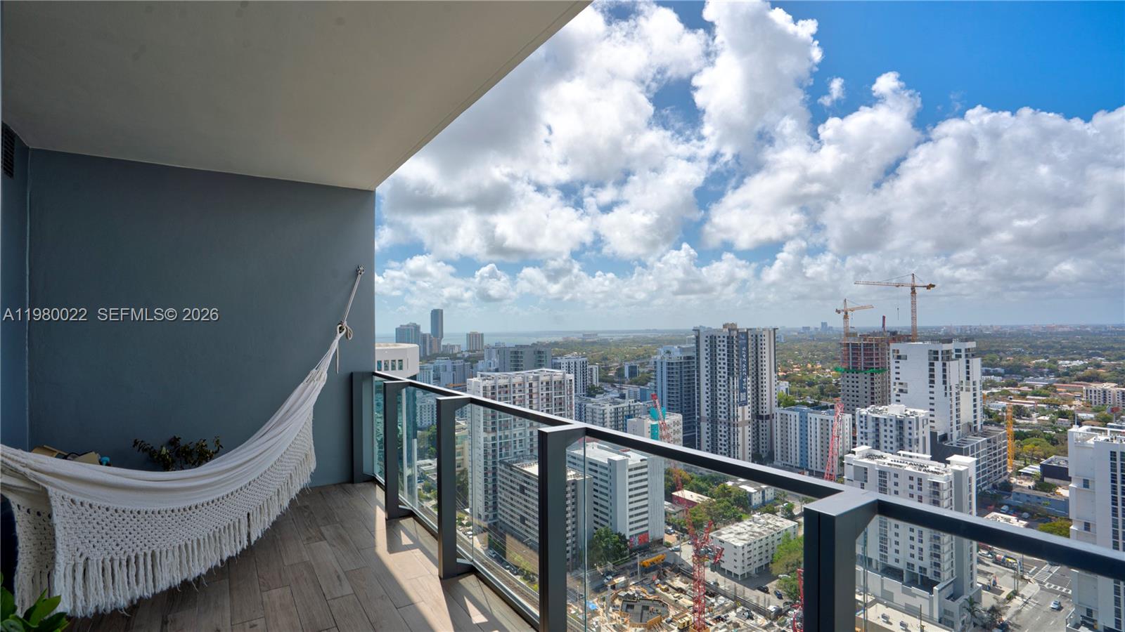 RISE CONDO - Residential