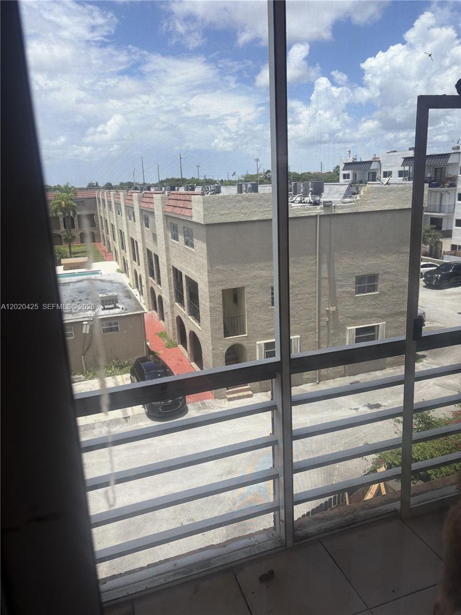 WESTLAND MANORS EAST COND - Residential