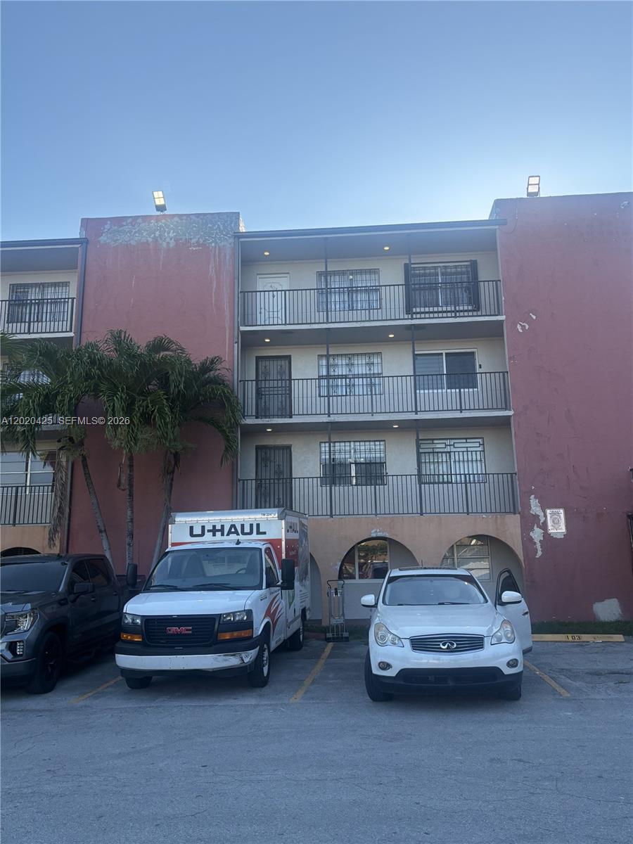 WESTLAND MANORS EAST COND - Residential