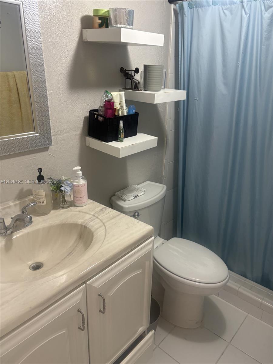 WESTLAND MANORS EAST COND - Residential