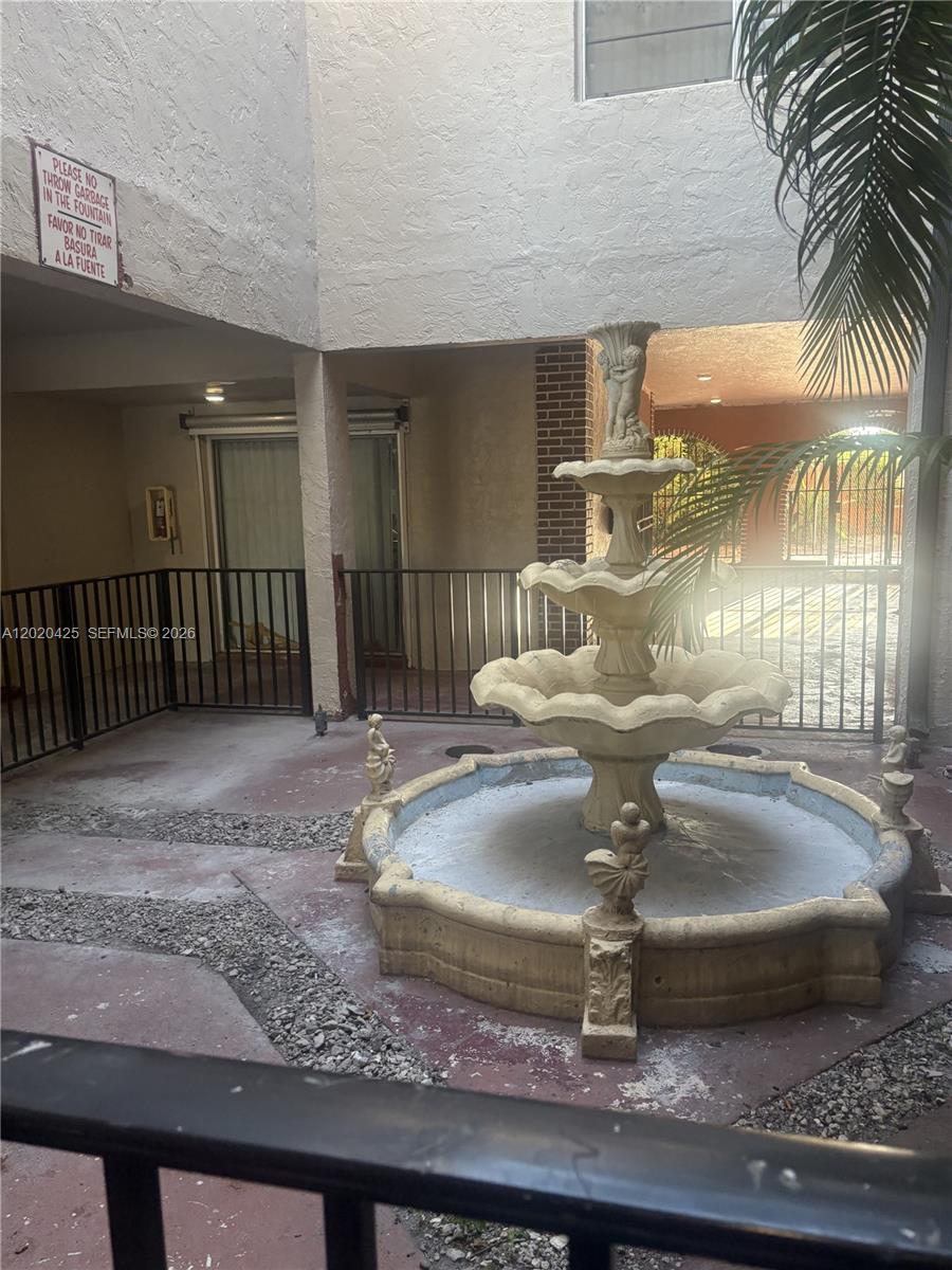 WESTLAND MANORS EAST COND - Residential