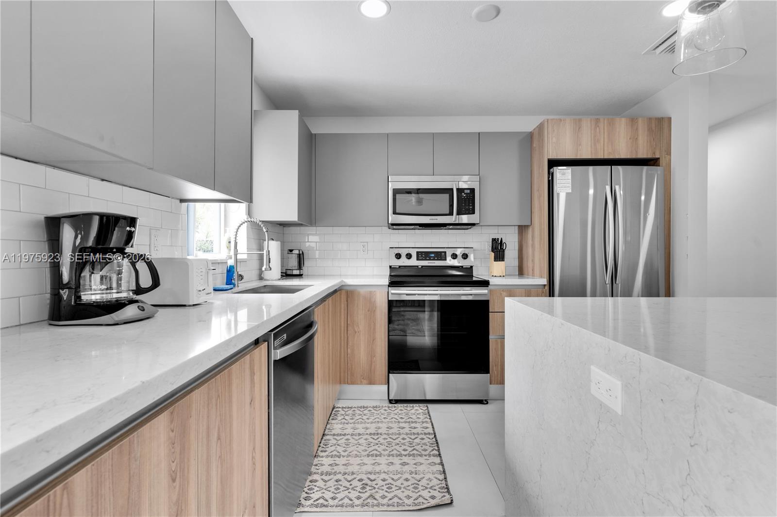 BOULEVARD ESTATES AMEN - Residential