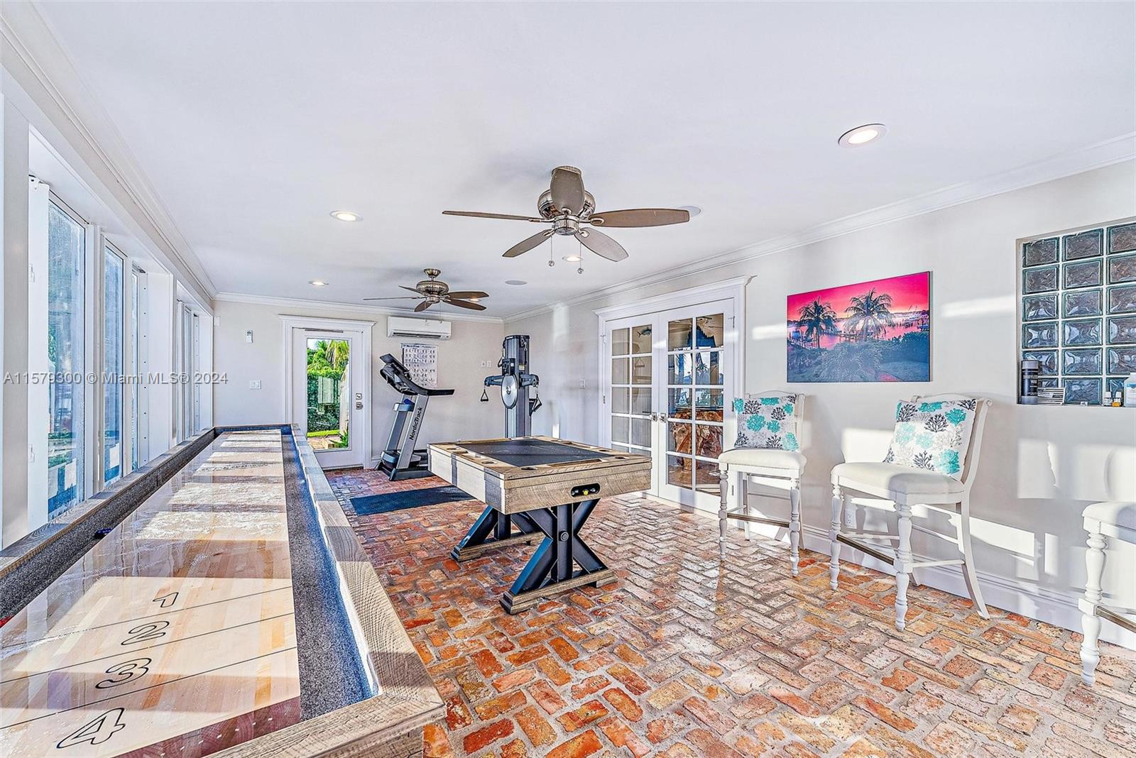 ROYAL HARBOR - Residential
