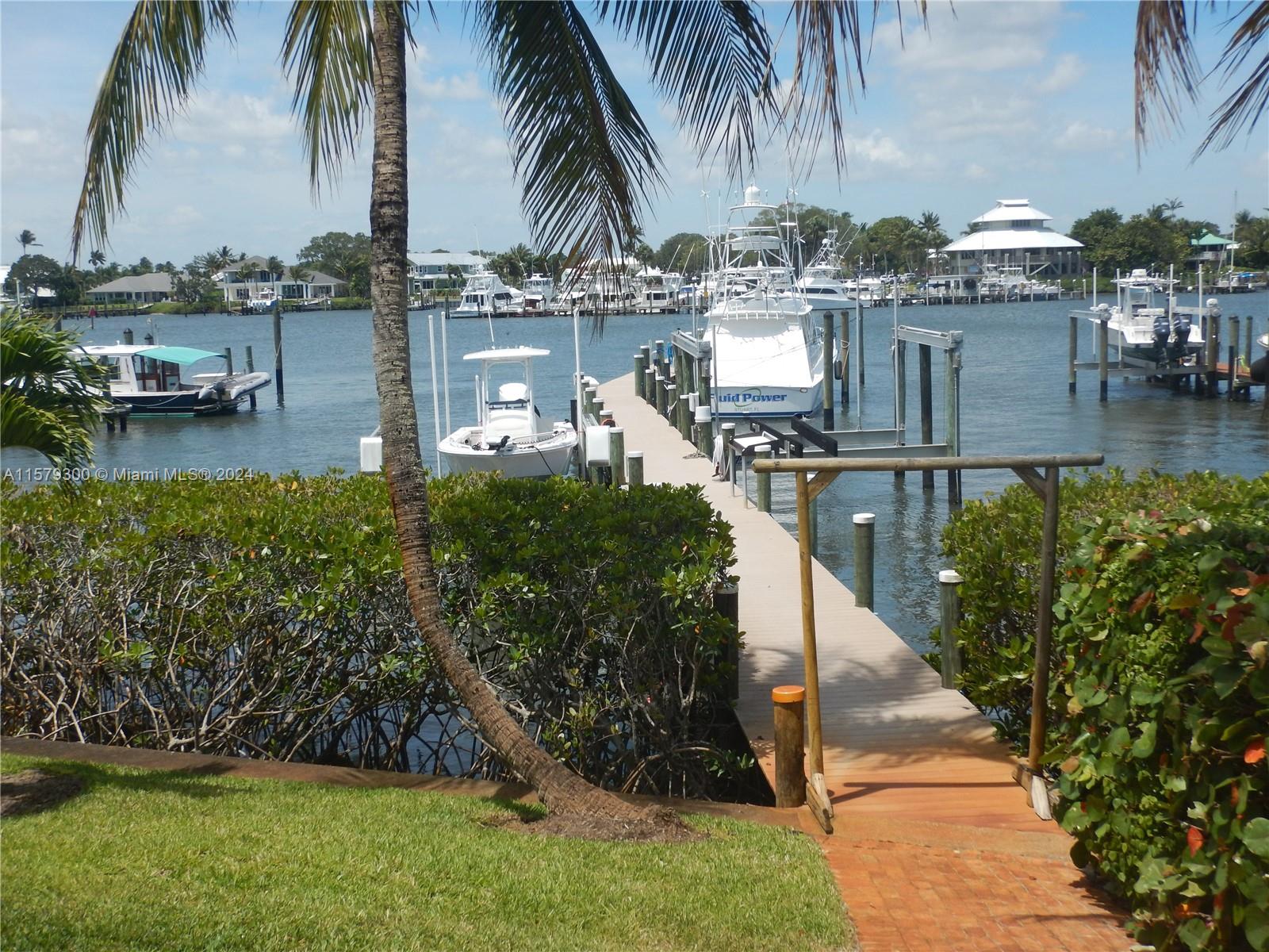 ROYAL HARBOR - Residential