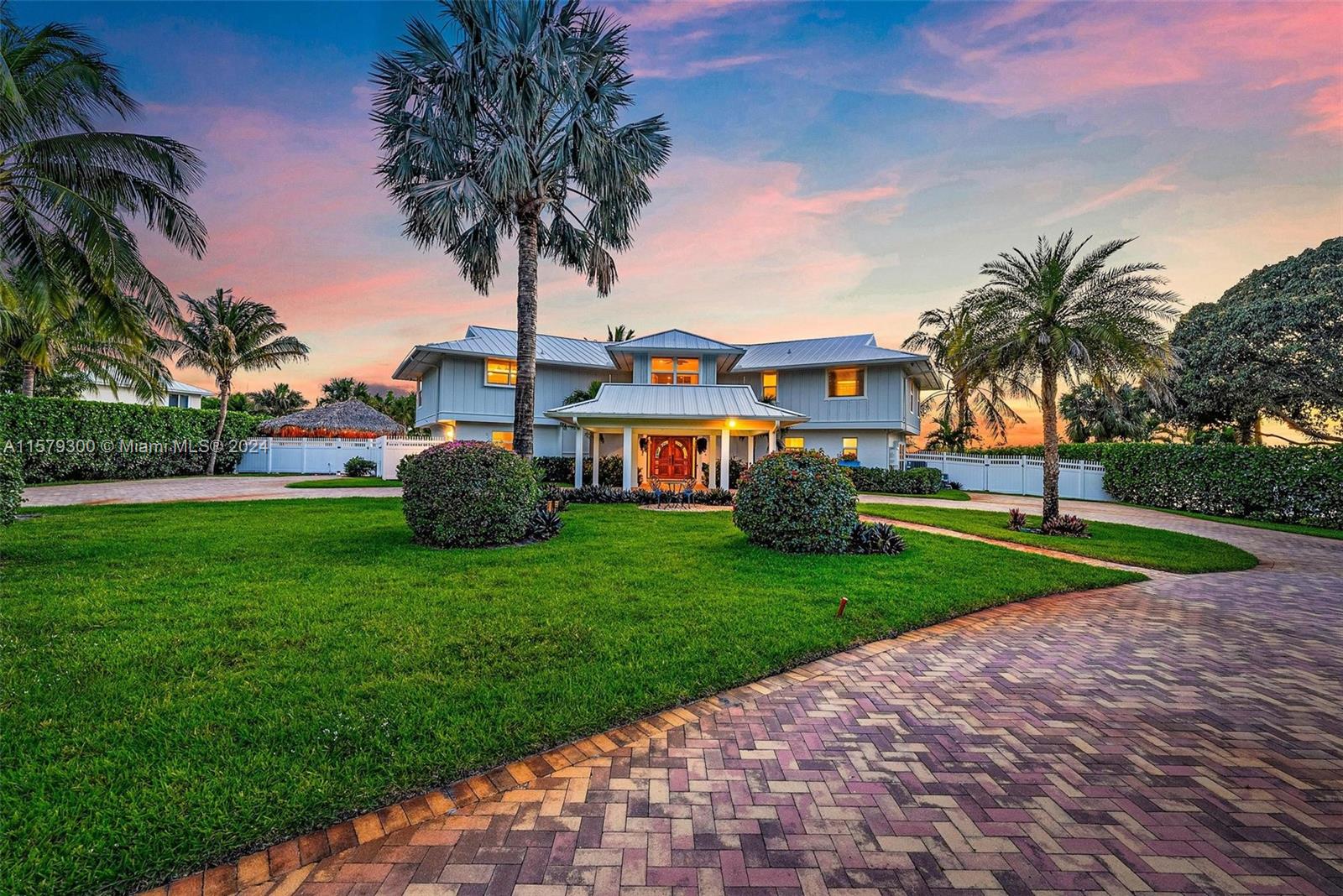 ROYAL HARBOR - Residential