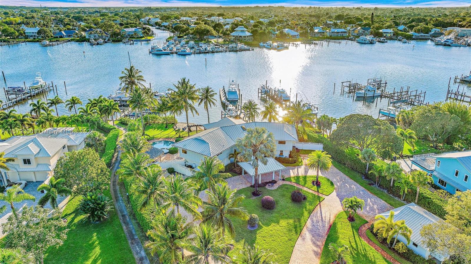 ROYAL HARBOR - Residential
