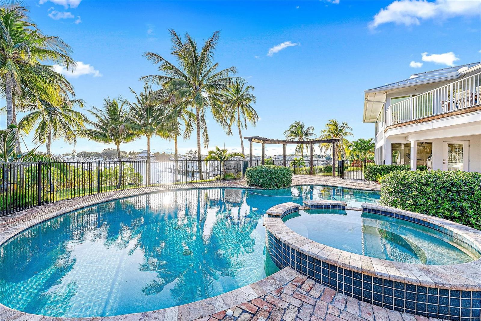 ROYAL HARBOR - Residential