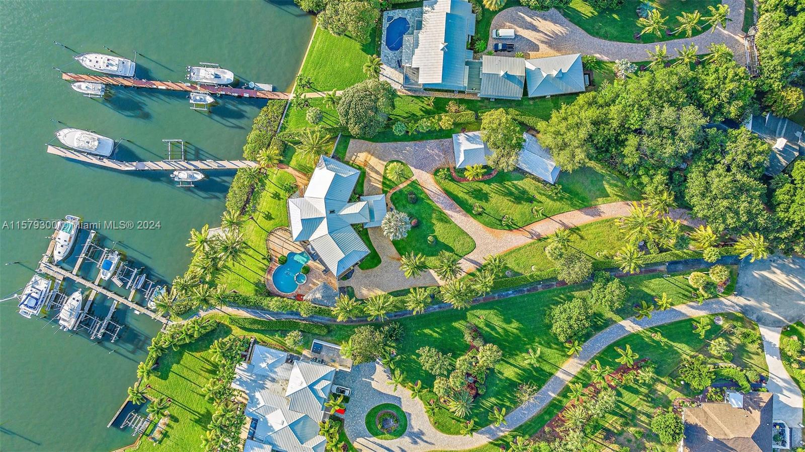 ROYAL HARBOR - Residential