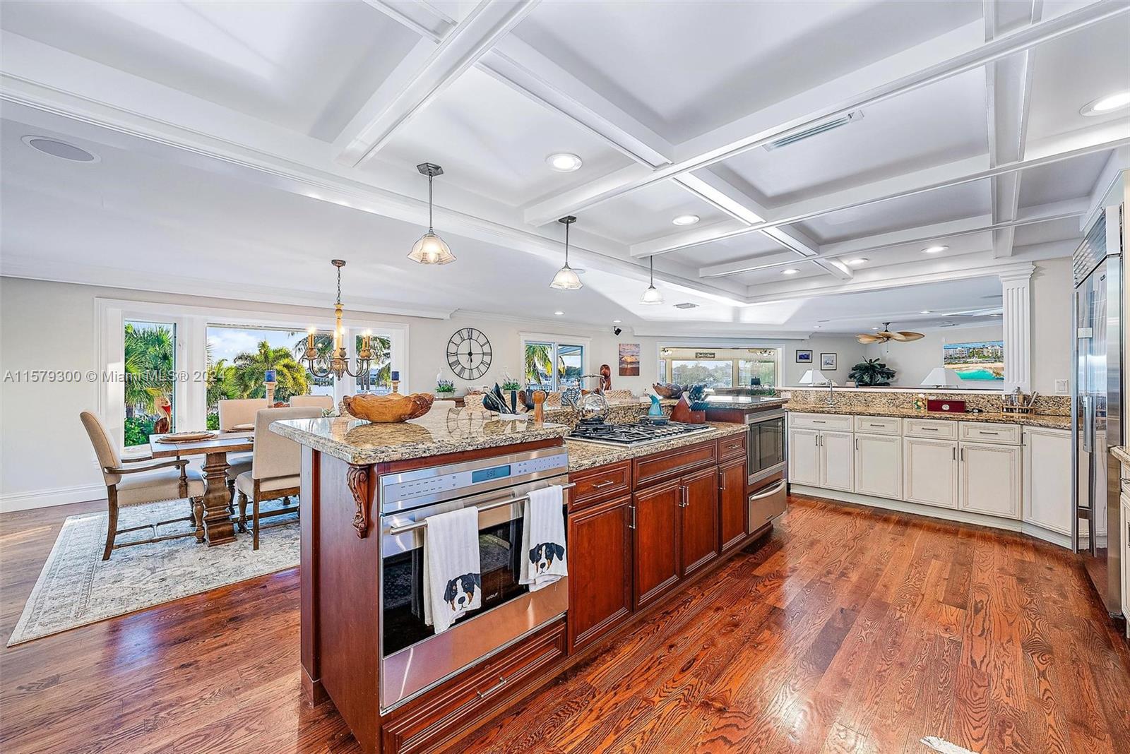 ROYAL HARBOR - Residential
