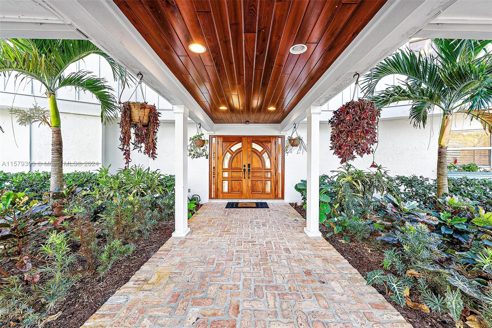 ROYAL HARBOR - Residential