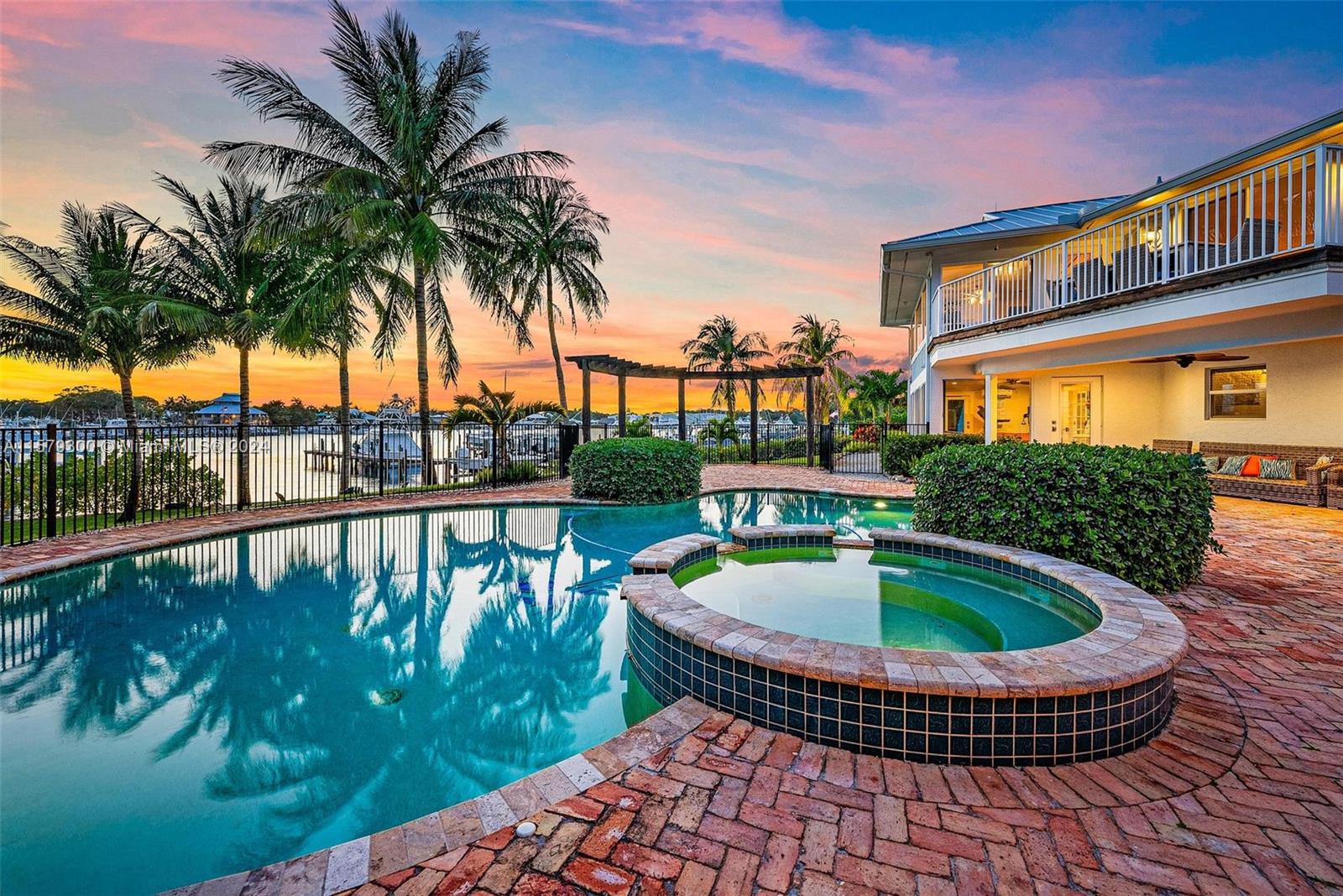 ROYAL HARBOR - Residential