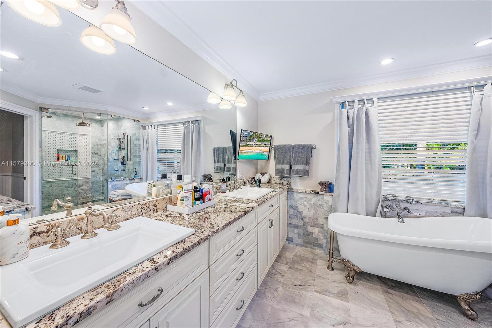 ROYAL HARBOR - Residential