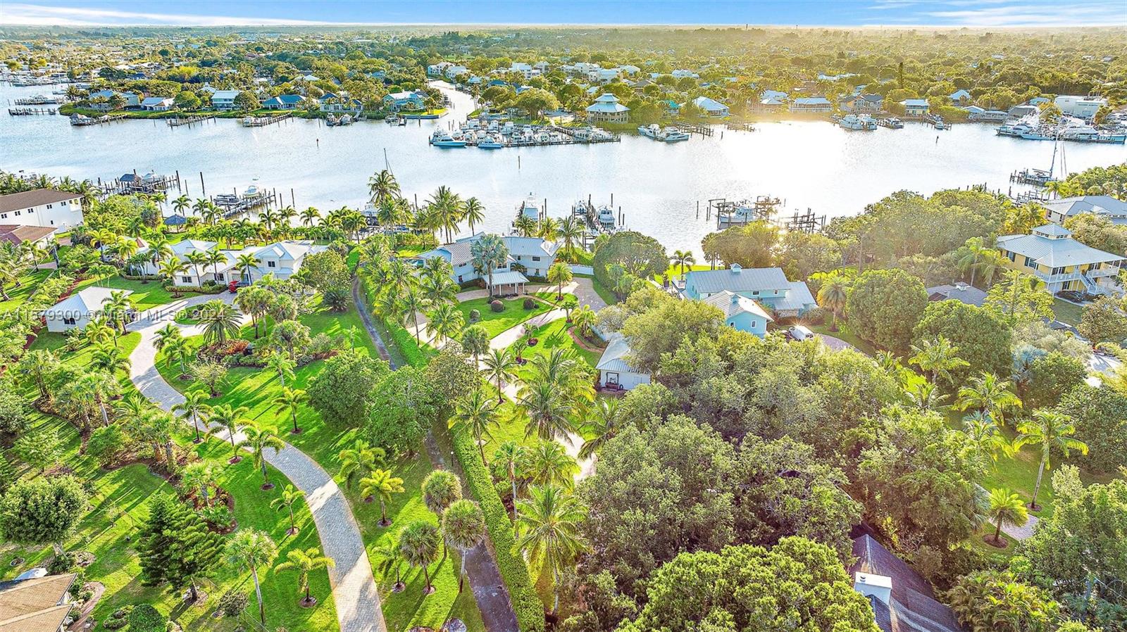 ROYAL HARBOR - Residential