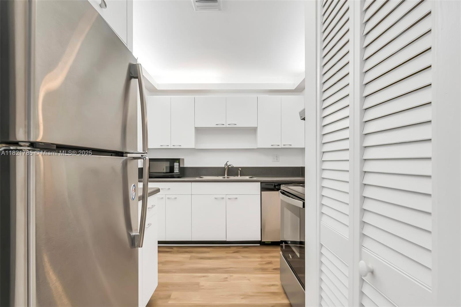 THE LEDGES CONDO - Residential