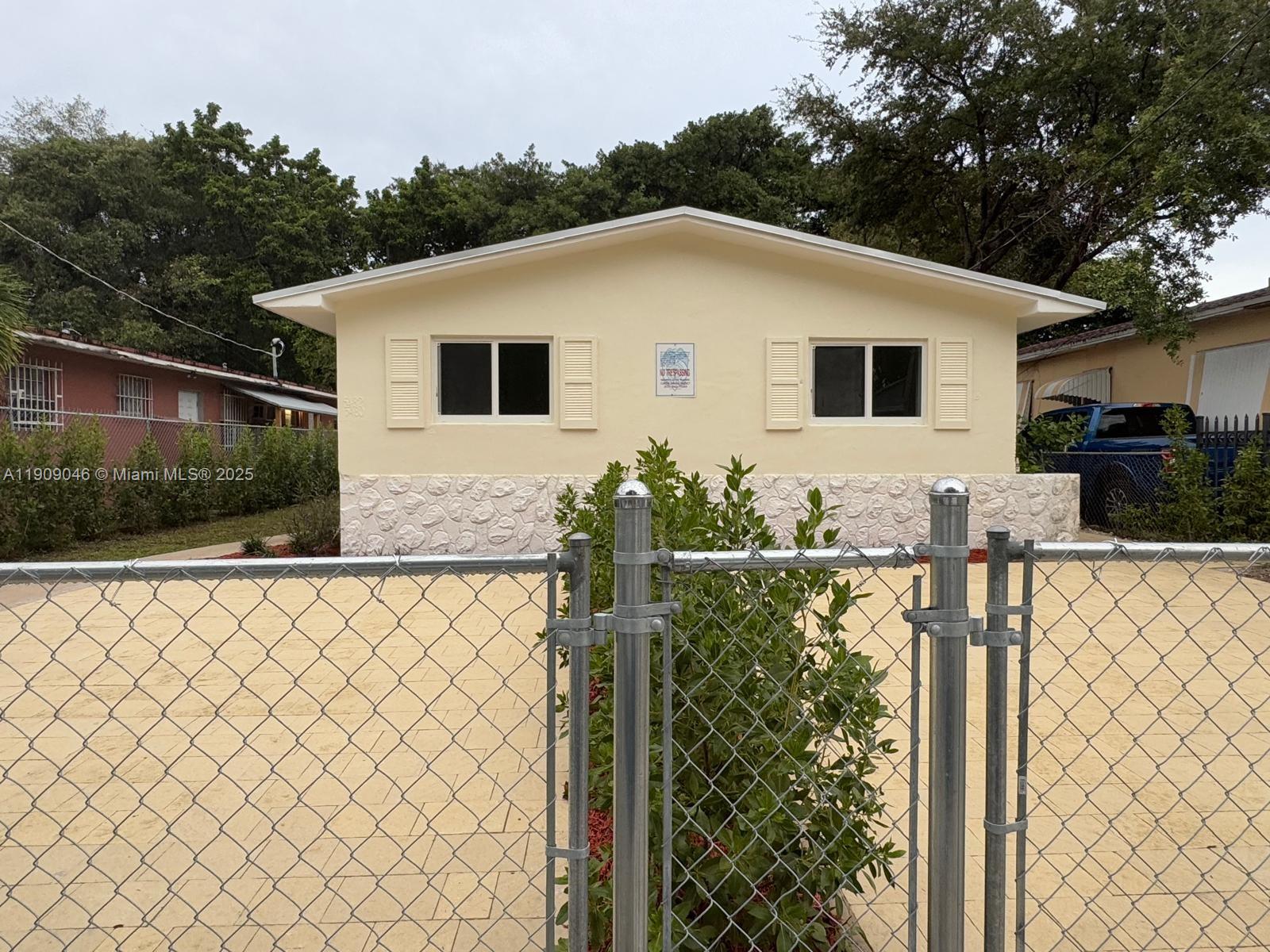 BUENA VISTA GARDENS - Residential Lease