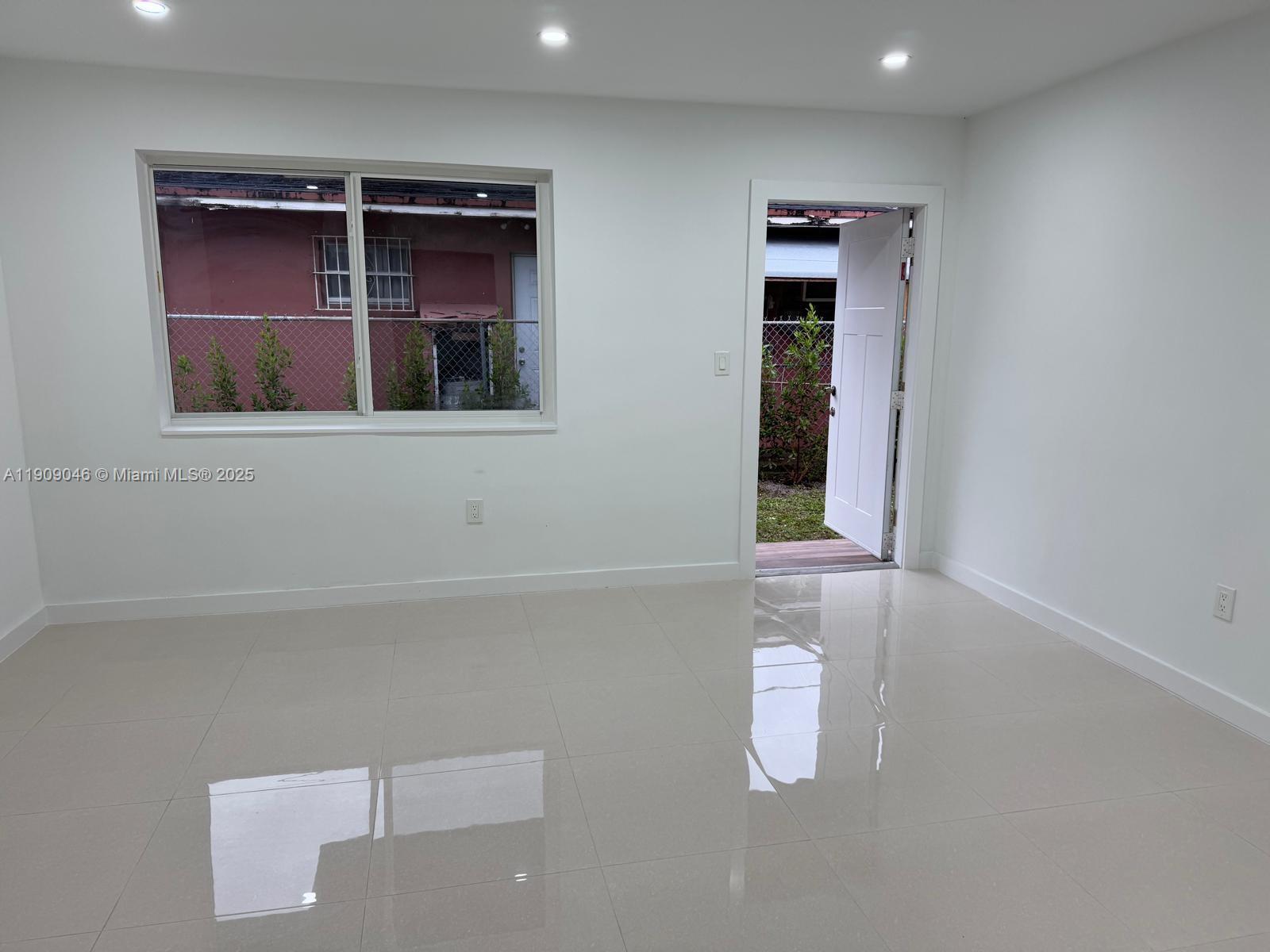 BUENA VISTA GARDENS - Residential Lease