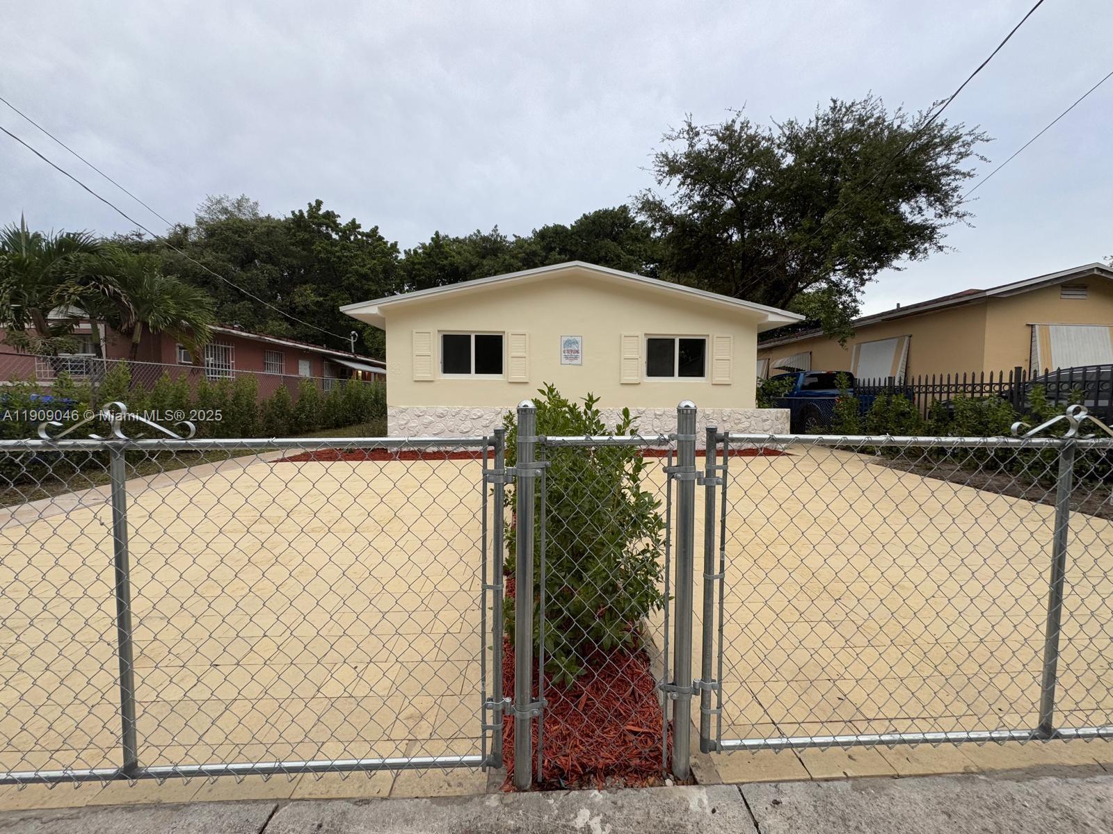 BUENA VISTA GARDENS - Residential Lease