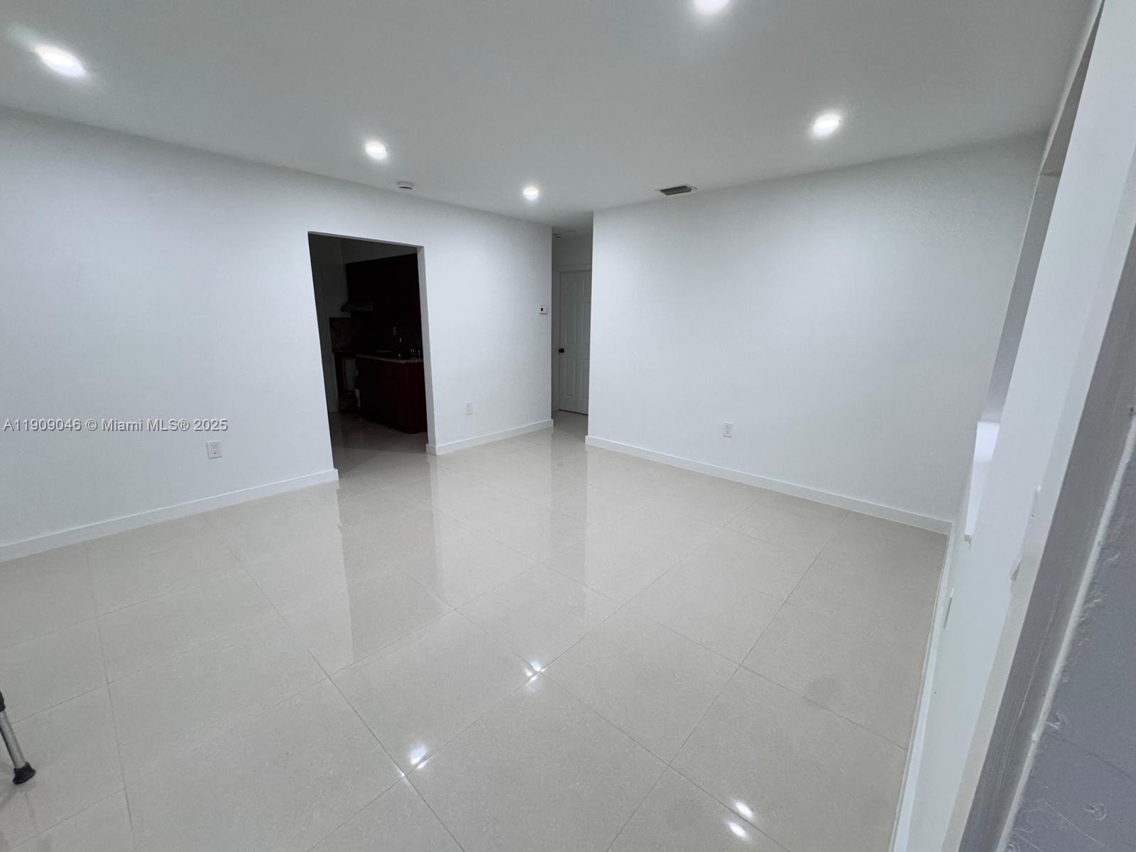 BUENA VISTA GARDENS - Residential Lease