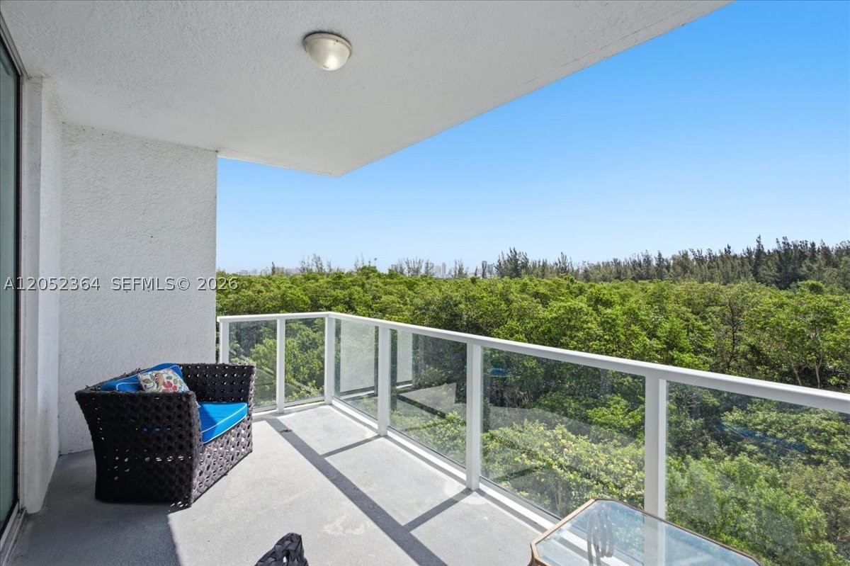 THE OAKS I CONDO - Residential Lease