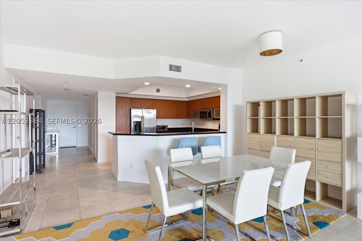 THE OAKS I CONDO - Residential Lease