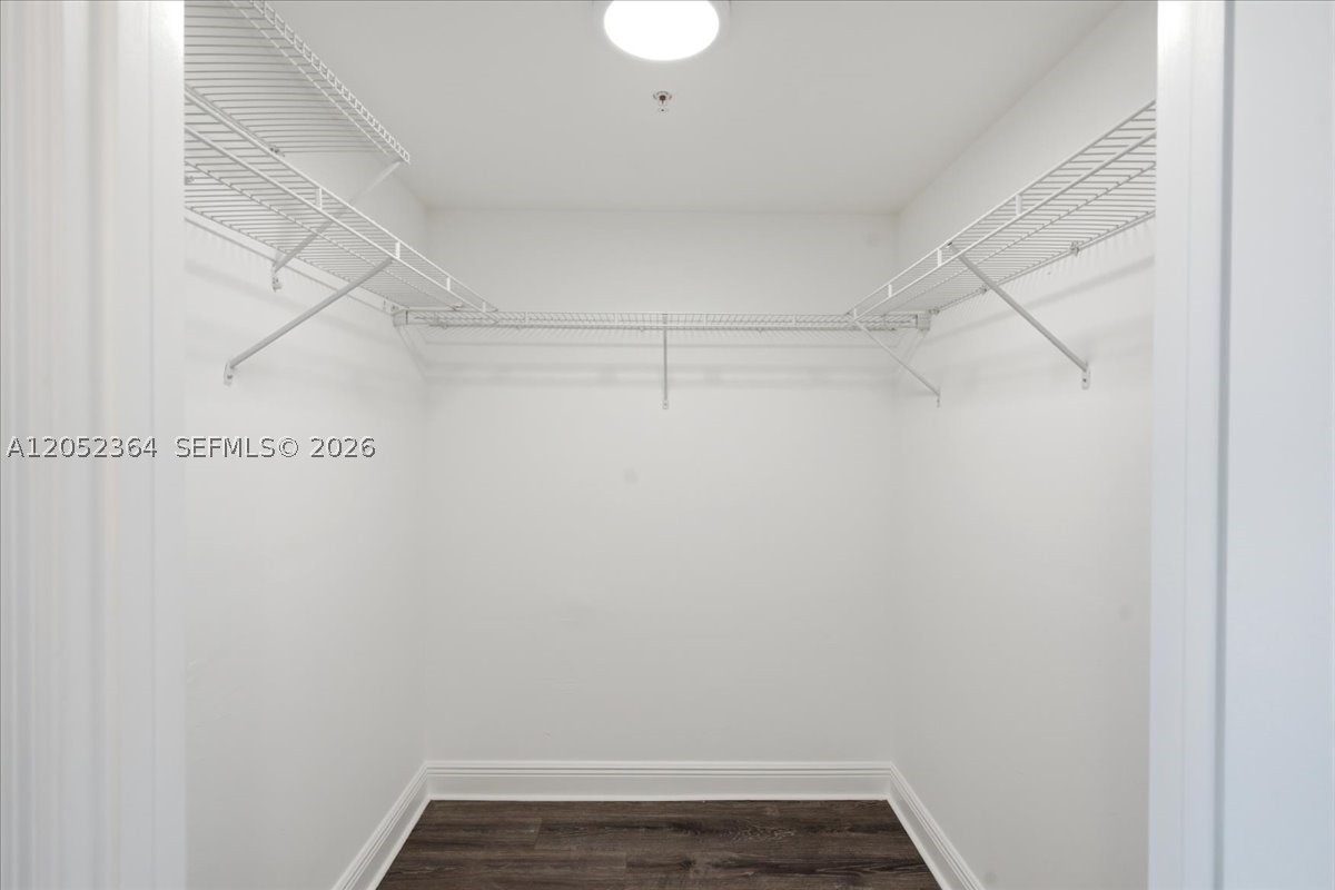THE OAKS I CONDO - Residential Lease
