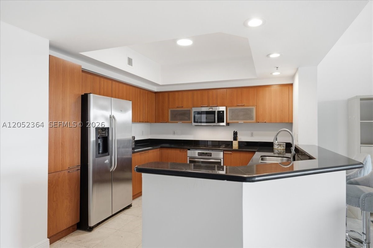 THE OAKS I CONDO - Residential Lease