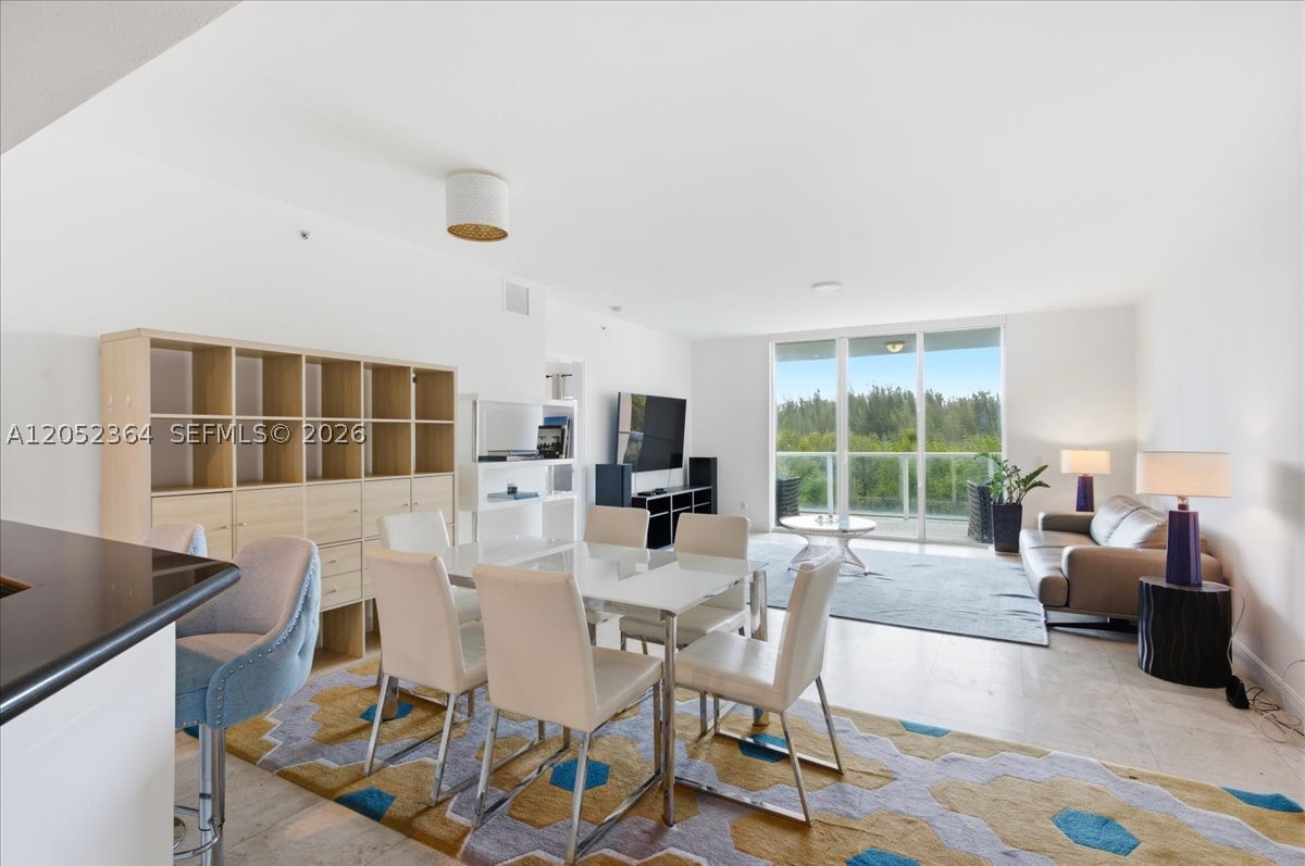 THE OAKS I CONDO - Residential Lease