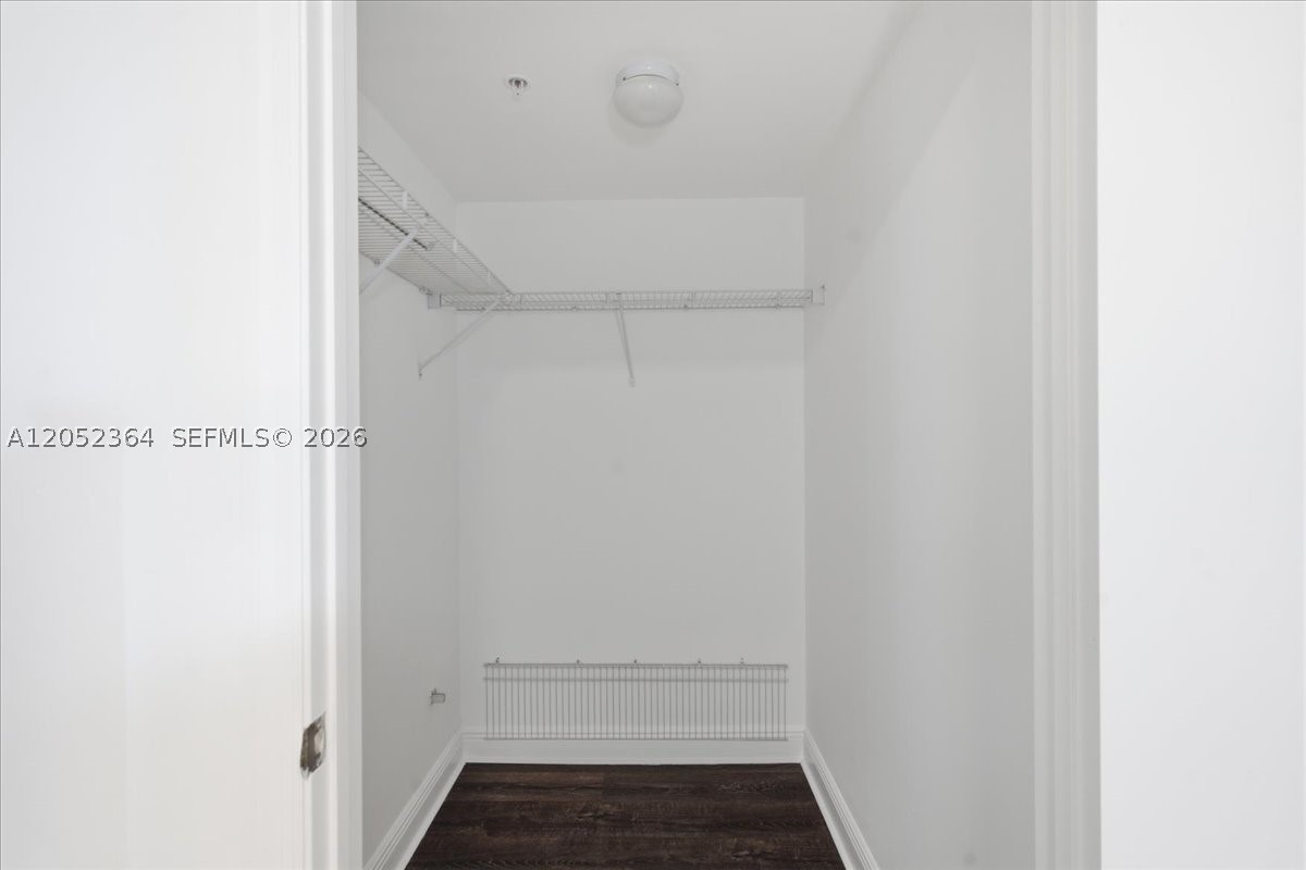 THE OAKS I CONDO - Residential Lease