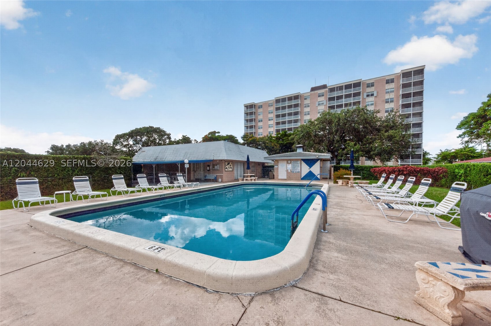 BRIARWOOD CLUB CONDO 4 - Residential