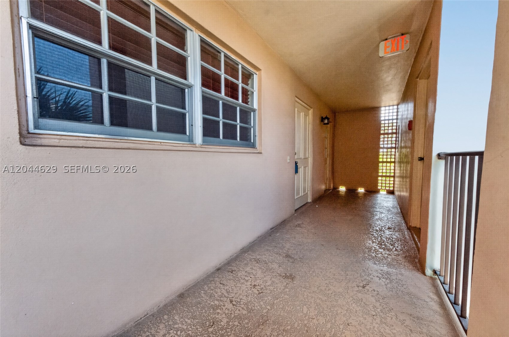 BRIARWOOD CLUB CONDO 4 - Residential