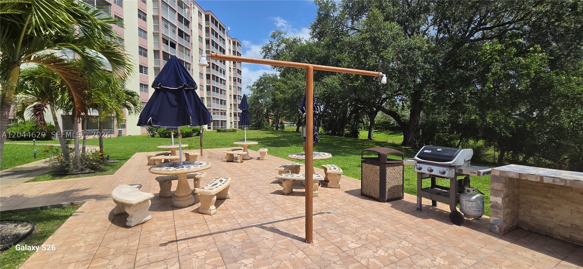 BRIARWOOD CLUB CONDO 4 - Residential