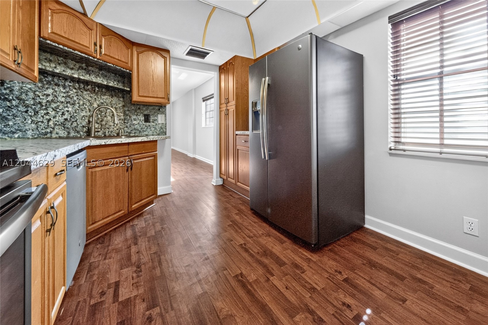 BRIARWOOD CLUB CONDO 4 - Residential