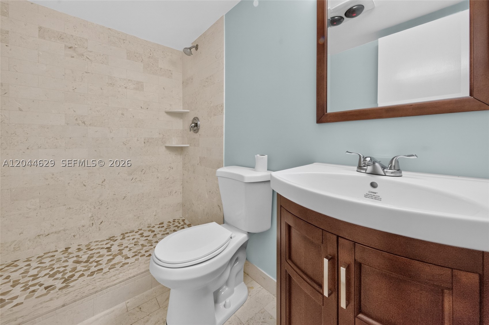 BRIARWOOD CLUB CONDO 4 - Residential