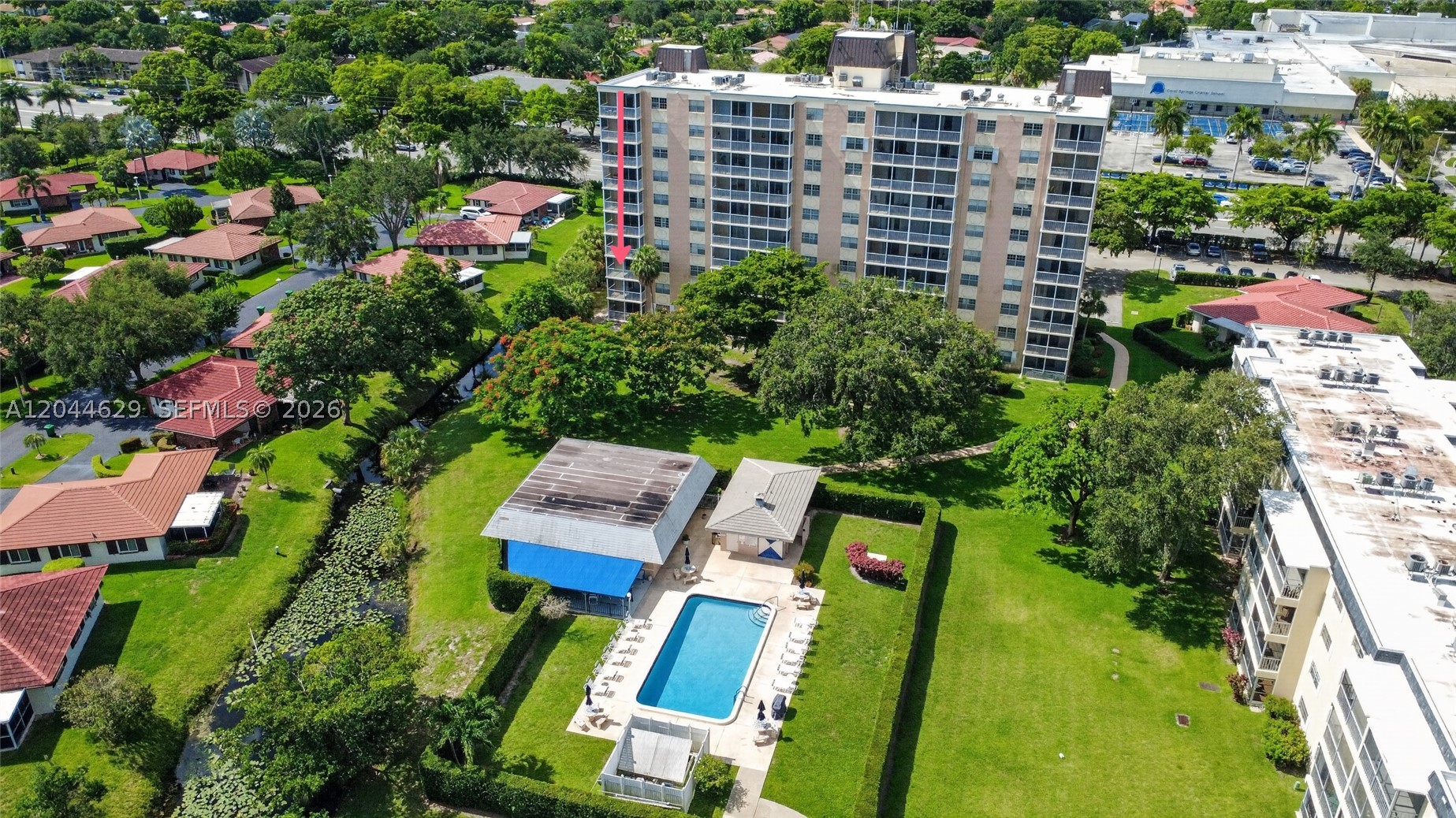 BRIARWOOD CLUB CONDO 4 - Residential