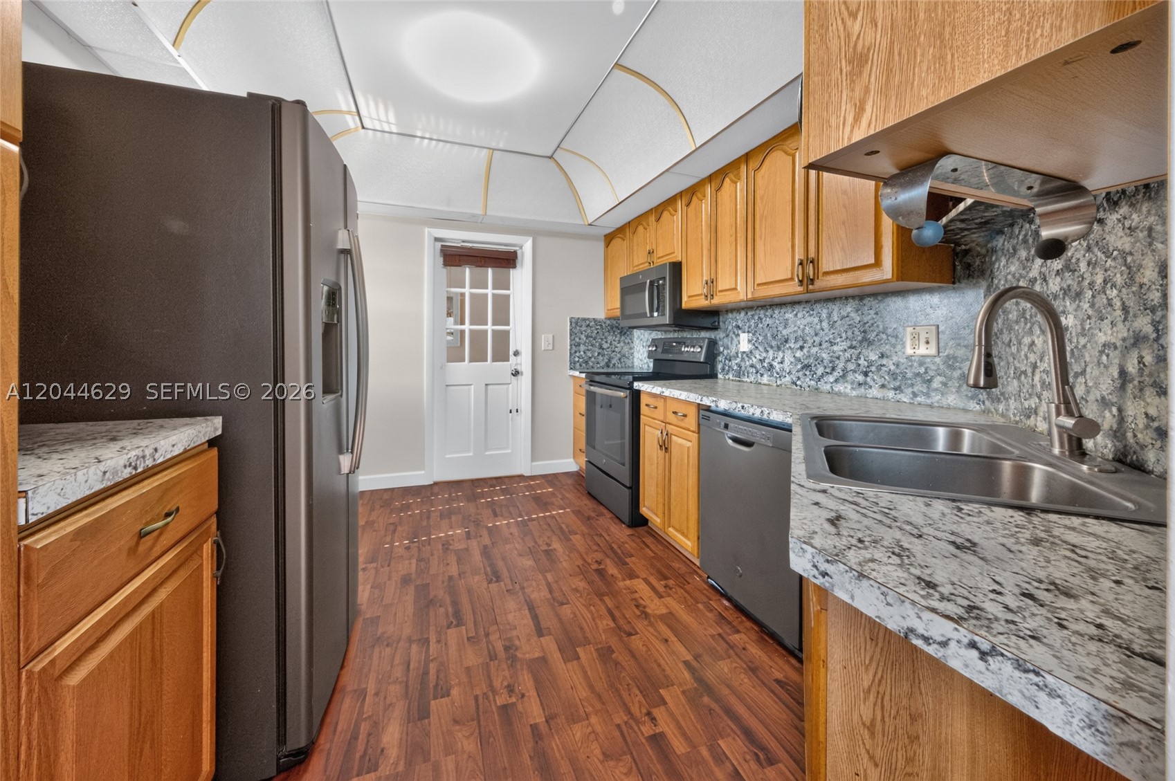 BRIARWOOD CLUB CONDO 4 - Residential