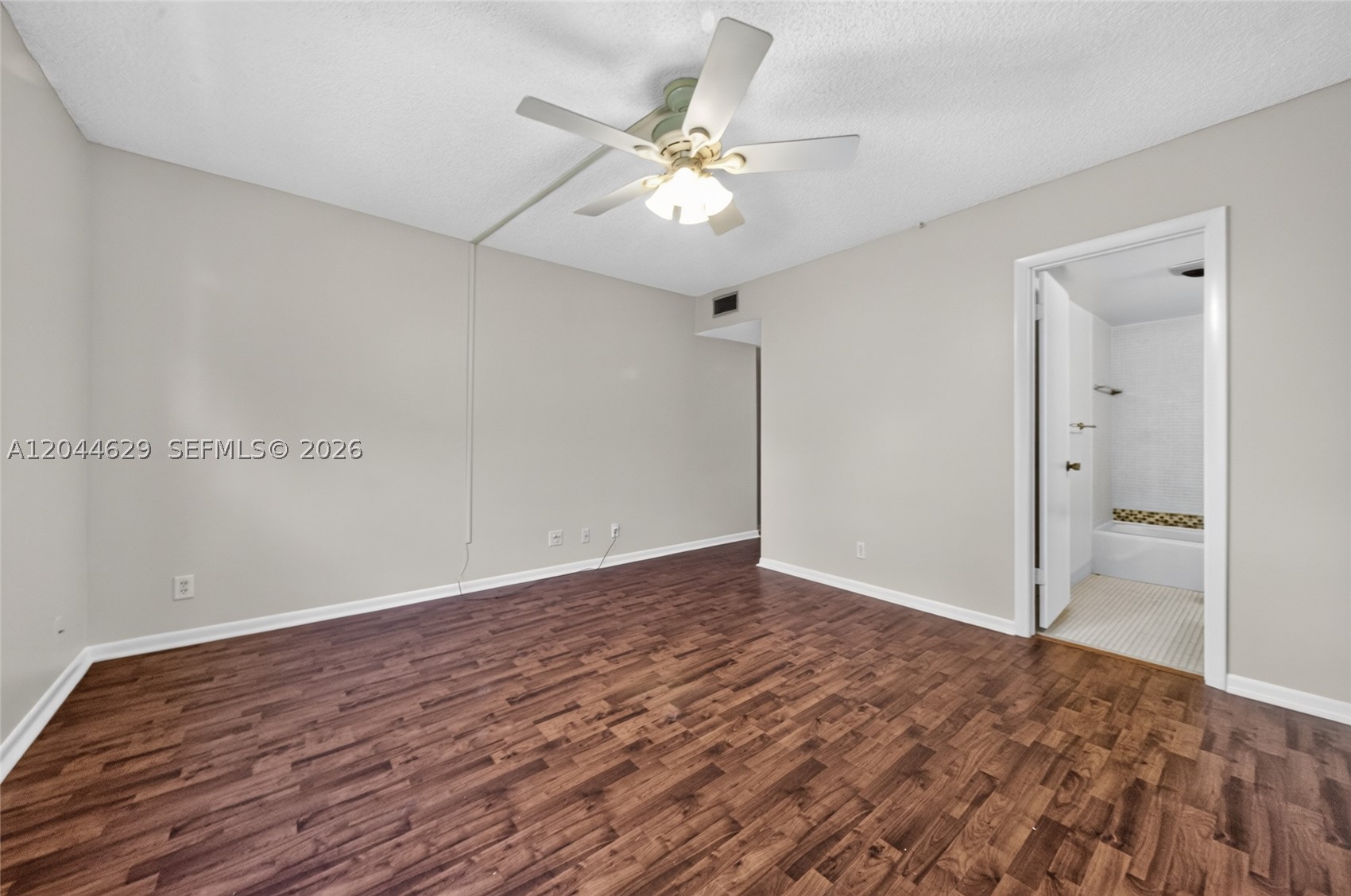 BRIARWOOD CLUB CONDO 4 - Residential
