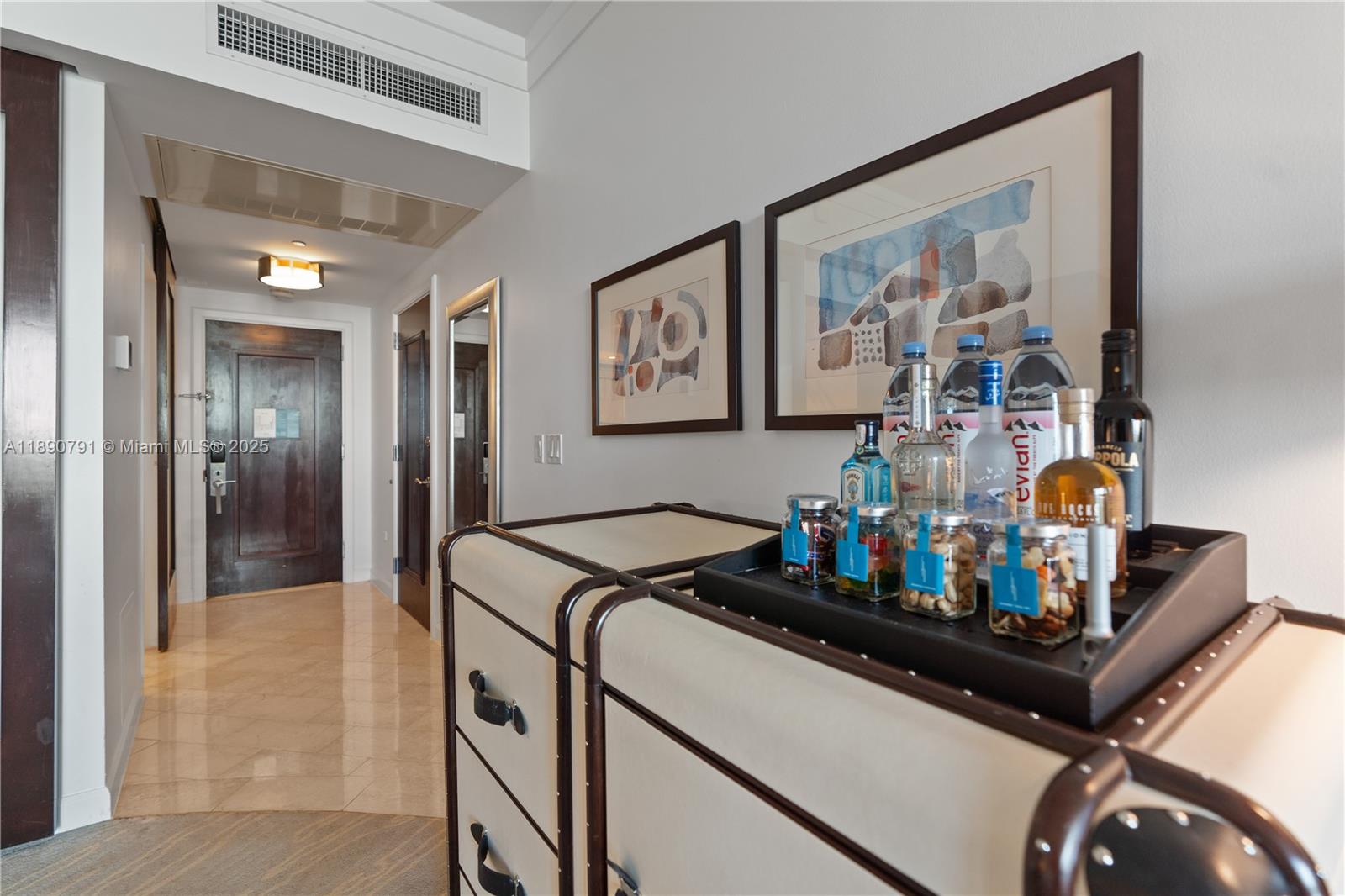 FONTAINEBLEAU III - Residential