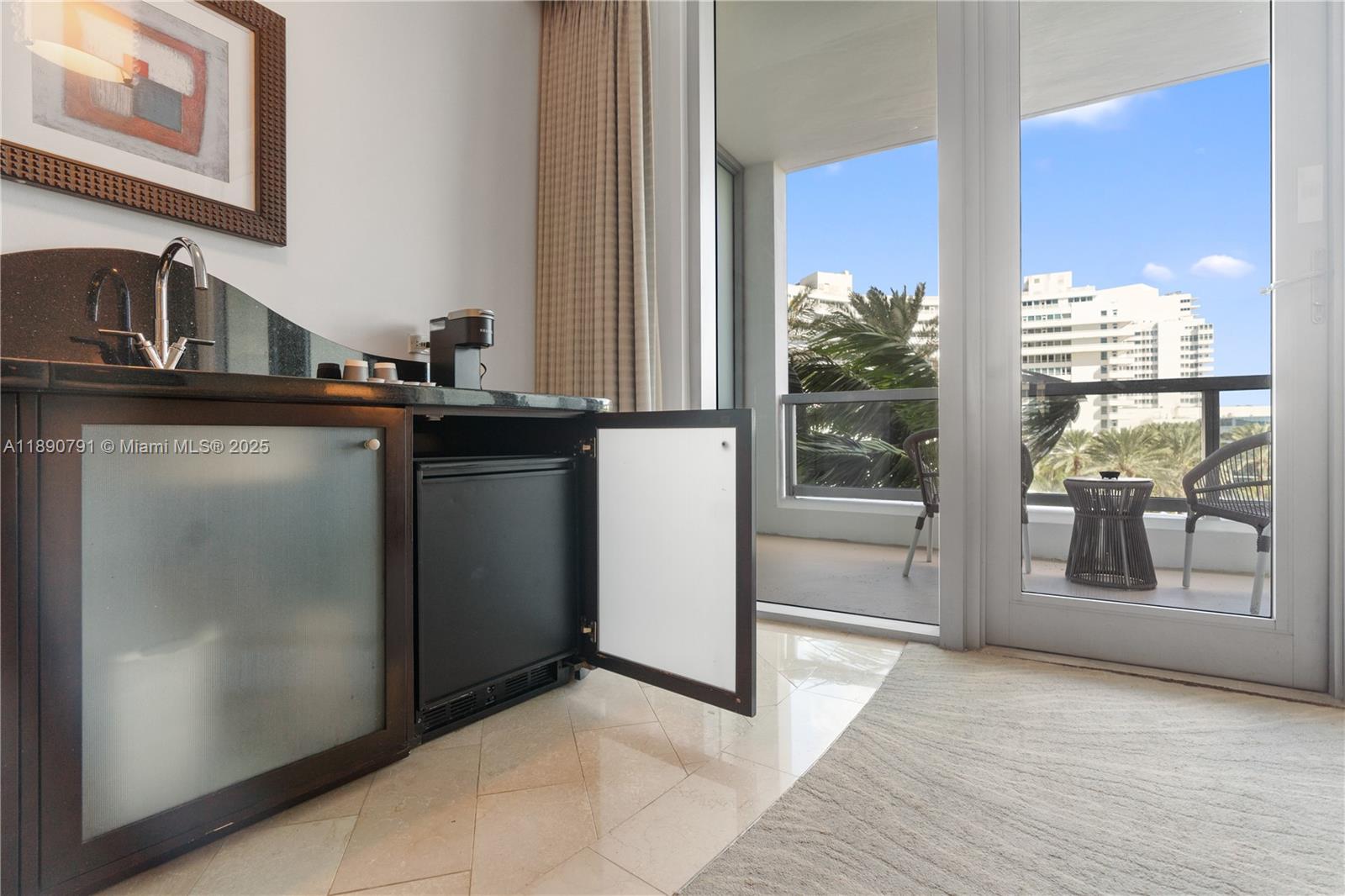 FONTAINEBLEAU III - Residential