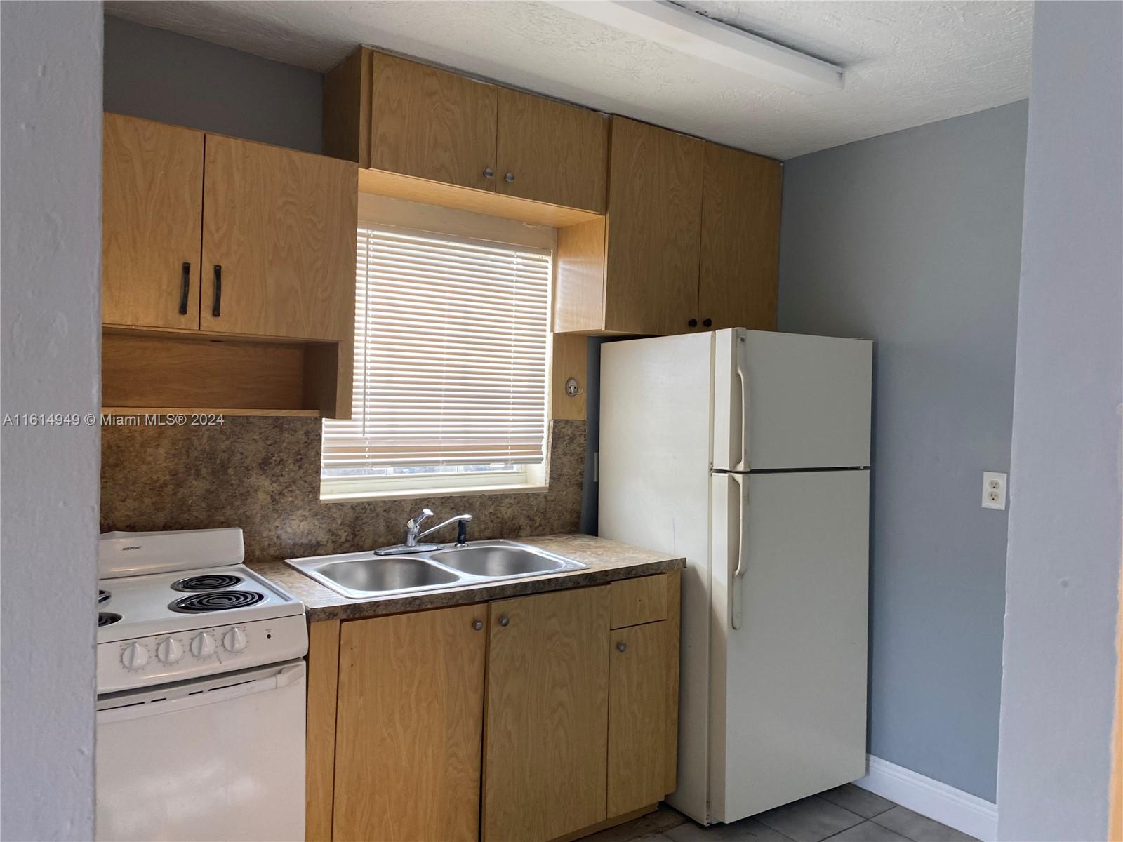 Collier City - Residential Income