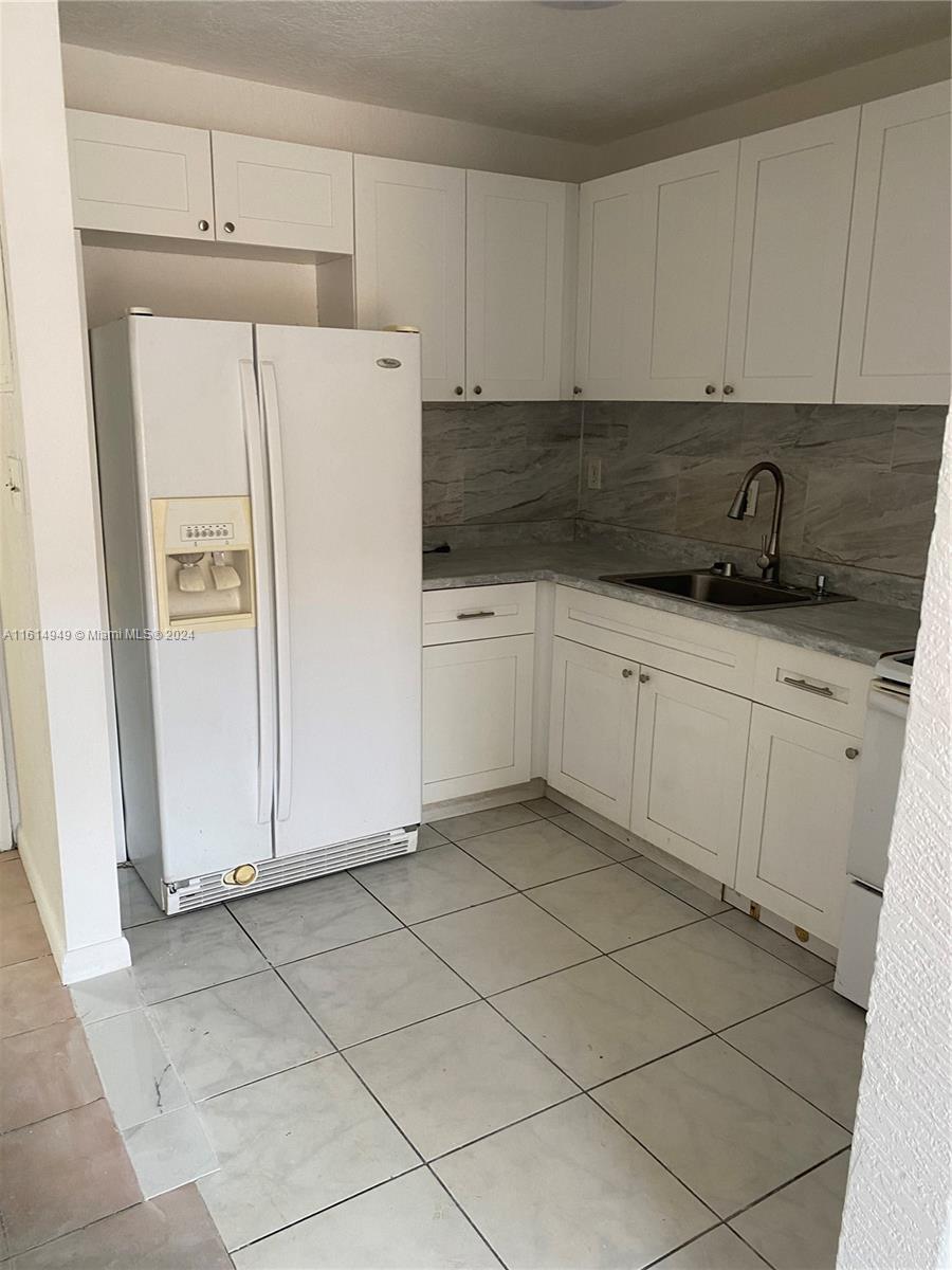 Collier City - Residential Income