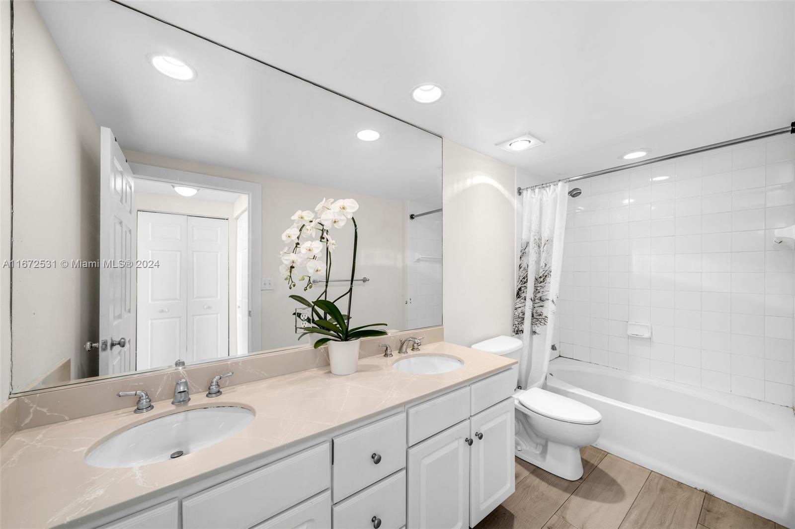 CITE CONDO - Residential Lease