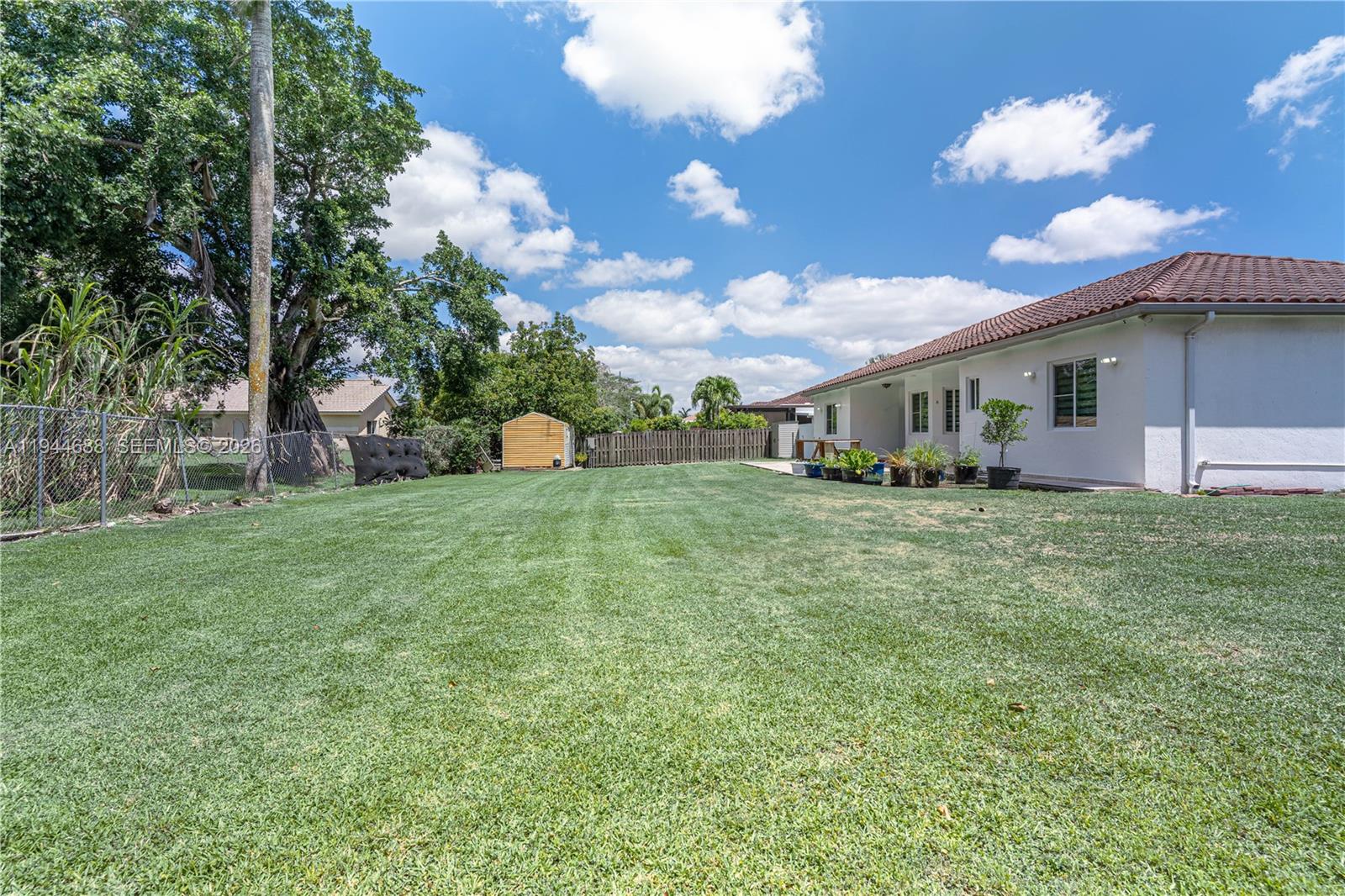 OLD COUNTRY ROAD ESTATES - Residential