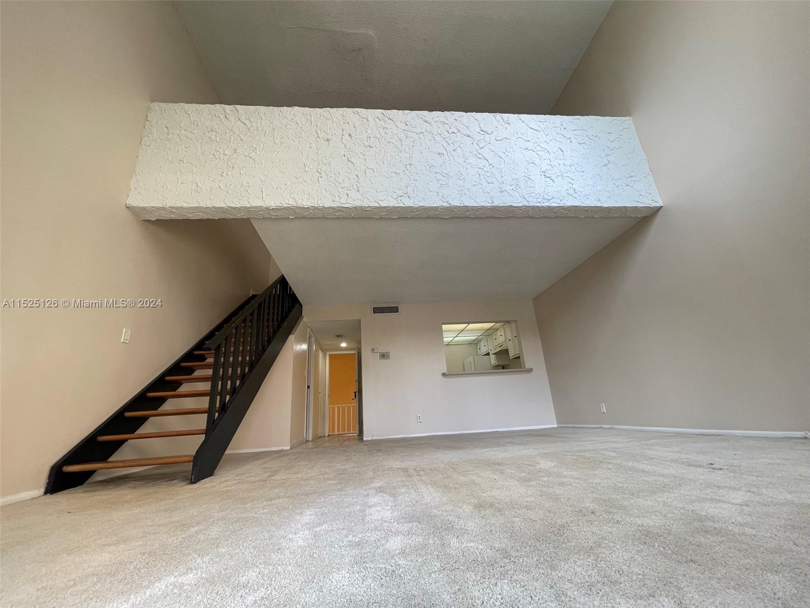 VENETIAN GARDENS AT COUNT - Residential Lease