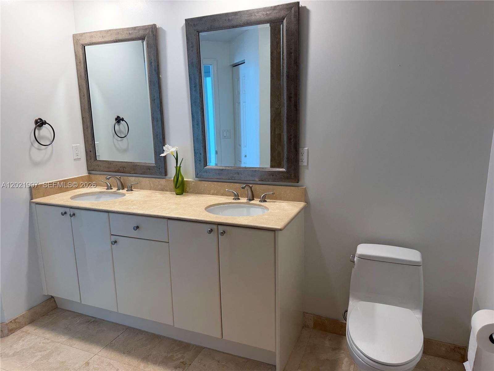 DUO CONDOMINIUM EAST - Residential
