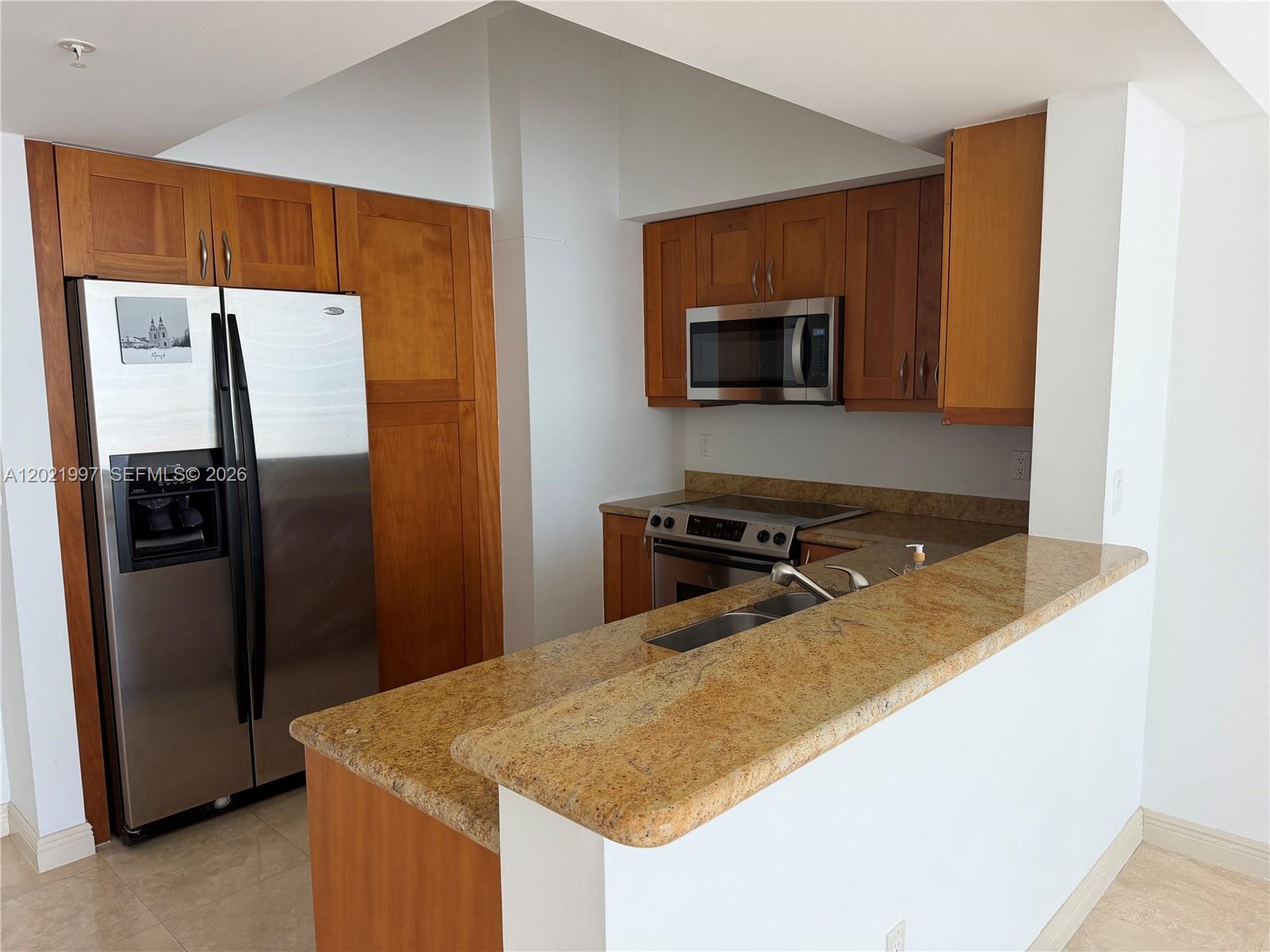 DUO CONDOMINIUM EAST - Residential