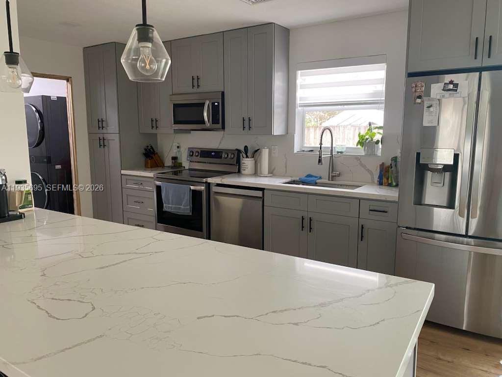 PLANTATION SUNRISE HEIGHT - Residential Lease