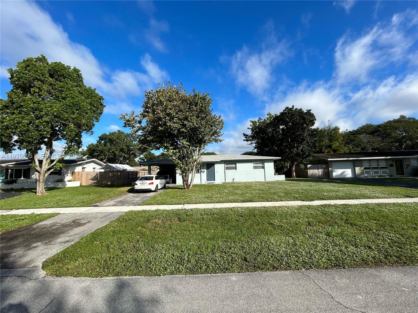 PLANTATION SUNRISE HEIGHT - Residential Lease