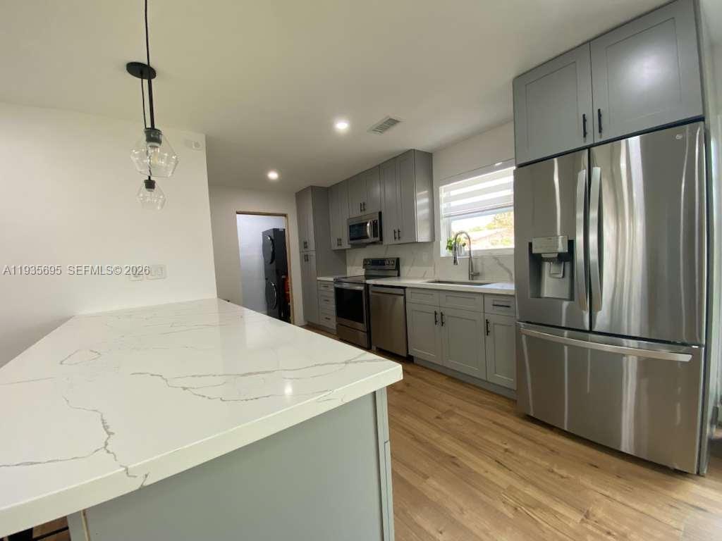 PLANTATION SUNRISE HEIGHT - Residential Lease