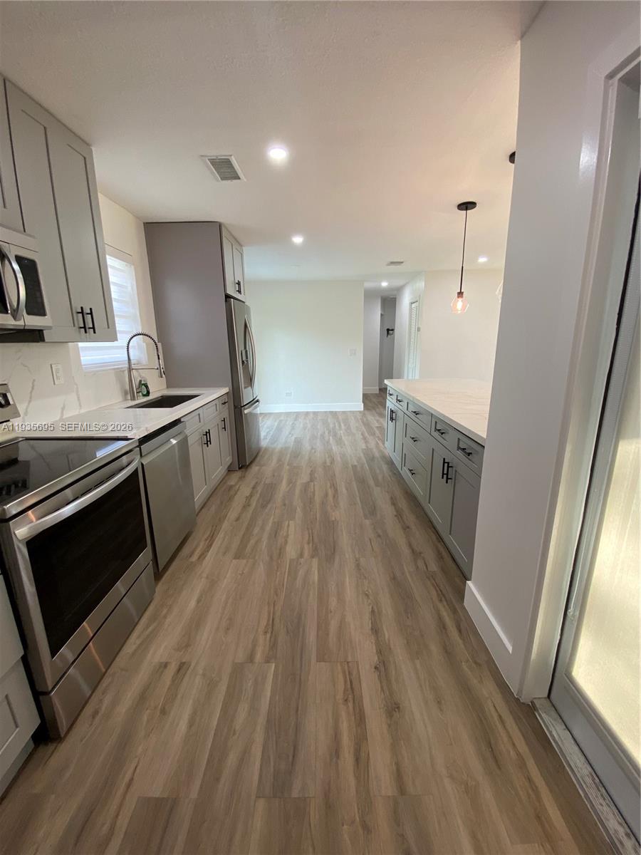 PLANTATION SUNRISE HEIGHT - Residential Lease